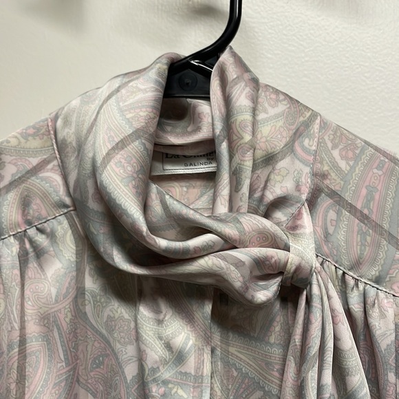 La Cine Classic vintage blouse with scarf - Picture 2 of 5